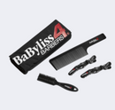 EL KIT ESENCIAL DE BARBERÍA BABYLISSPRO BARBOLOGY incluye: capa, pinzas para el cabello (2), cepillo para desvanecimiento y peine de 9”